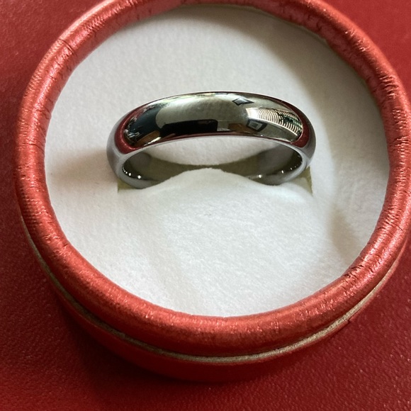 Tungsten Carbide Band Magnum by NStar Highly polished rolled edge band Size 13 - Picture 5 of 6